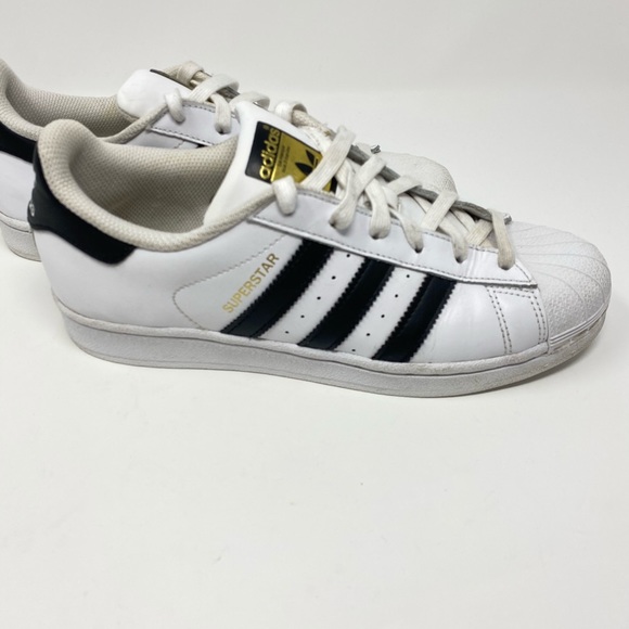 adidas Shoes - Adidas superstar size 8